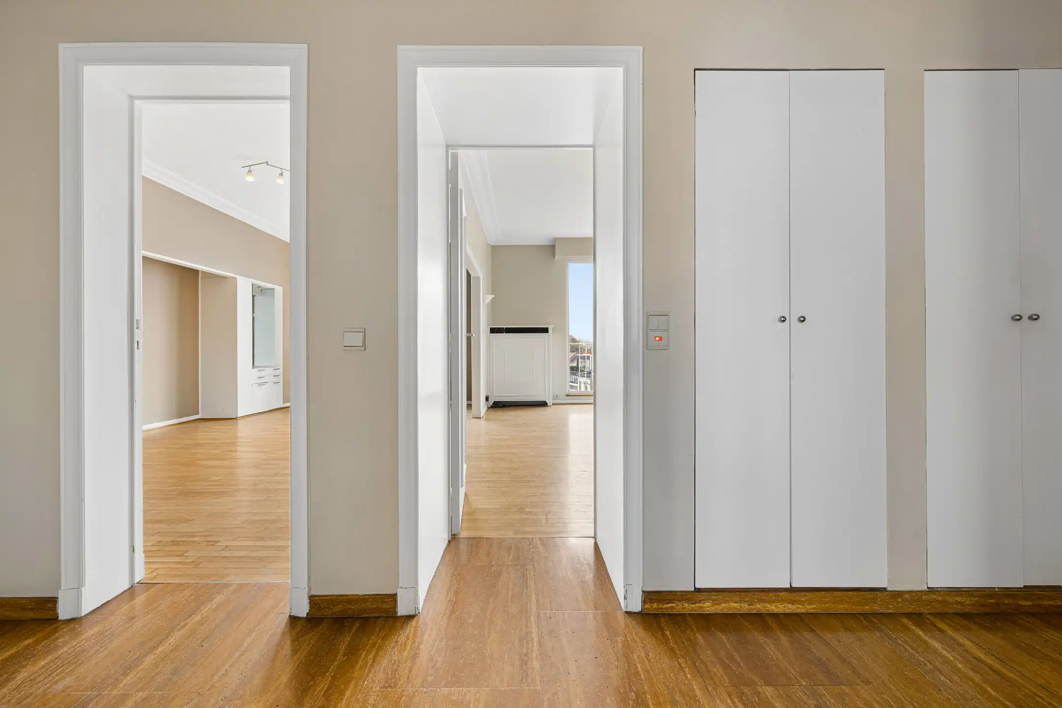 Appartement met 4 slaapkamers aan de Louizalaan foto 17