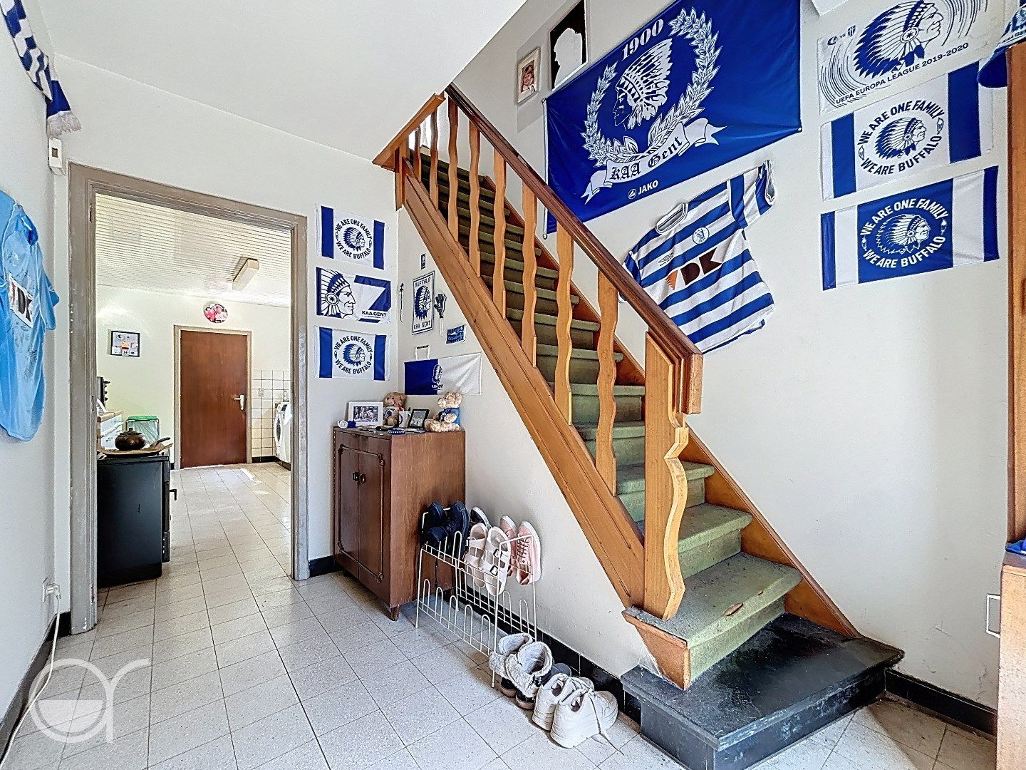Te renoveren halfopen bebouwing met garage in Wondelgem foto 2