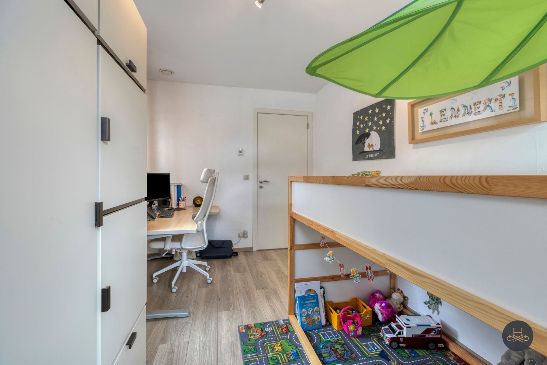 Gezellige en moderne halfopen woning met leuke tuin foto 14