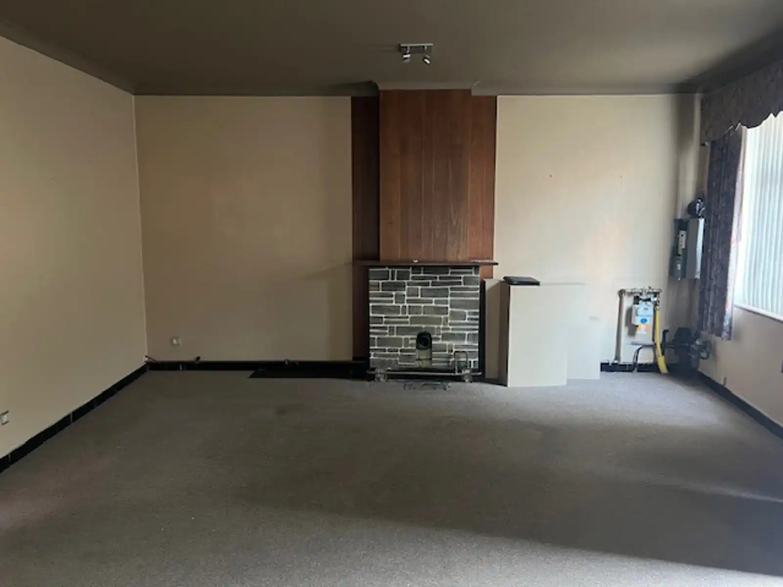 Projectgebouw (vroegere cinema met appartement en woning) foto 6