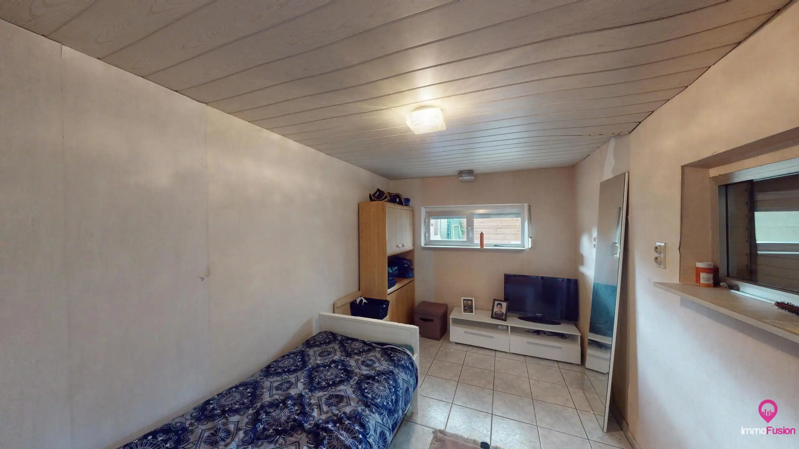 Te renoveren woning met potentieel te koop in Houthalen! foto 7