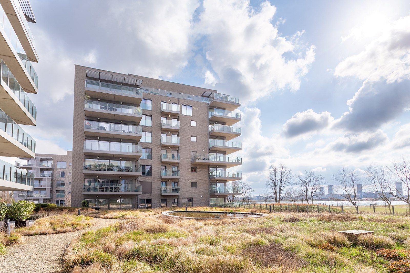 Zeer ruim, luxueus en lichtrijk appartement met 2 terrassen en zicht op het Galgenweel foto 25