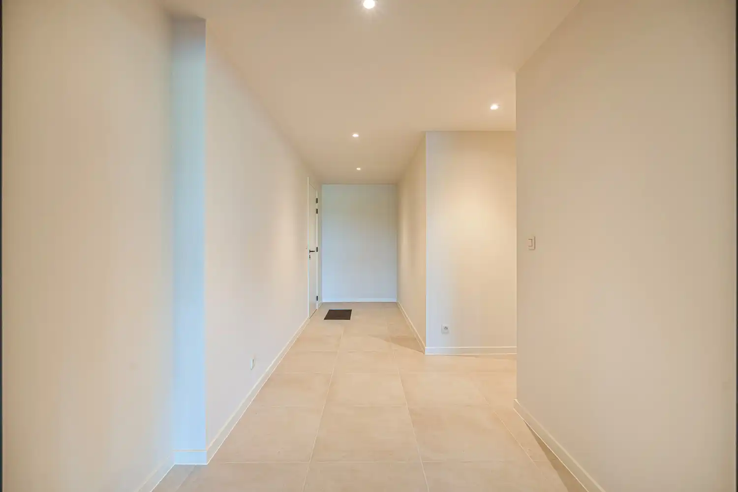 Compleet gerenoveerd appartement van 206 m² met 3 slaapkamers en 2 badkamers, gelegen aan de stadsrand van Hasselt foto 22