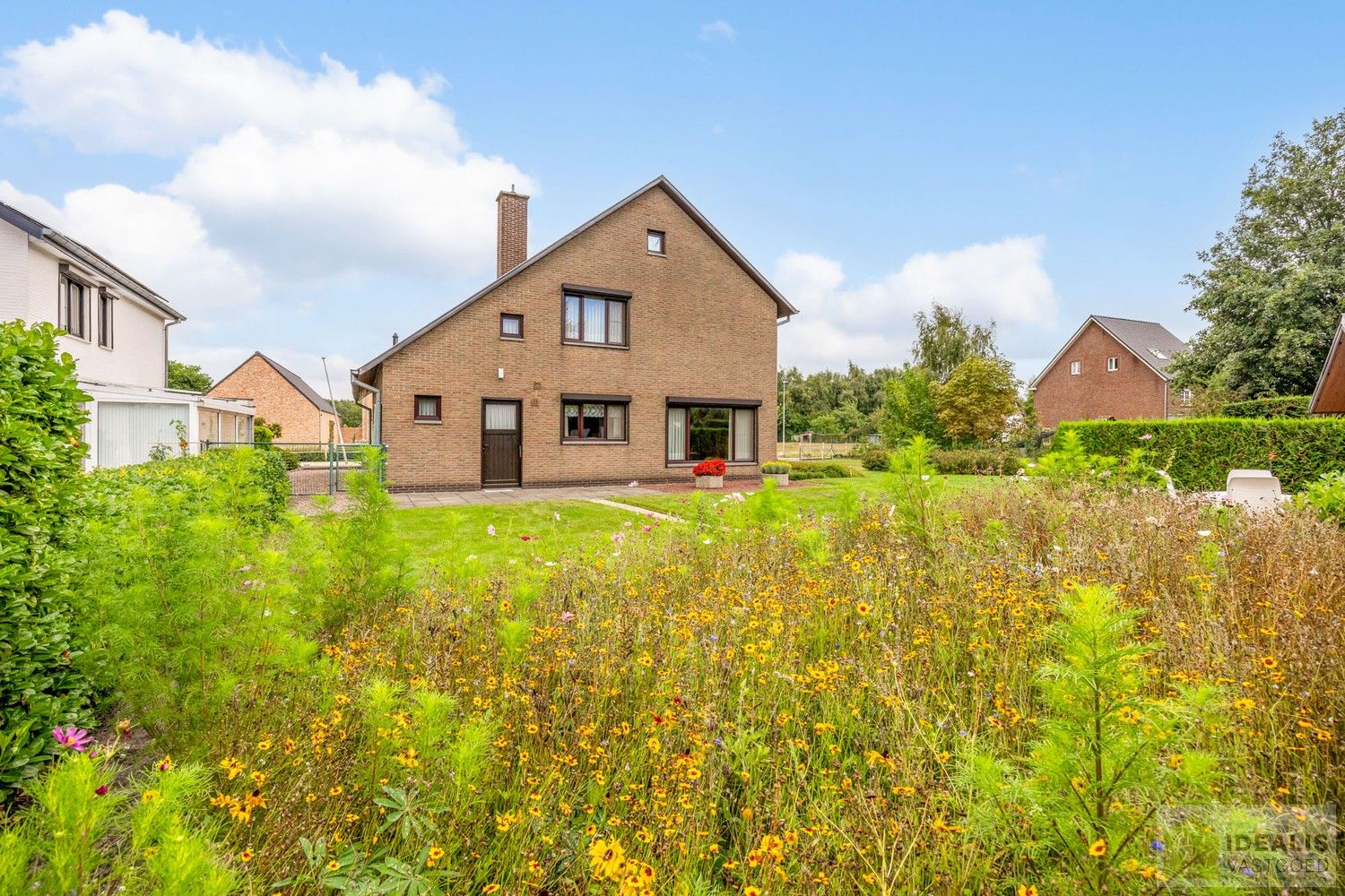 IDEALIS VASTGOED - INSTAPKLARE GEZINSWONING OP EEN RUSTIG PERCEEL VAN 6A 14CA MET 3 KNAPPE SLAAPKAMERS foto 25