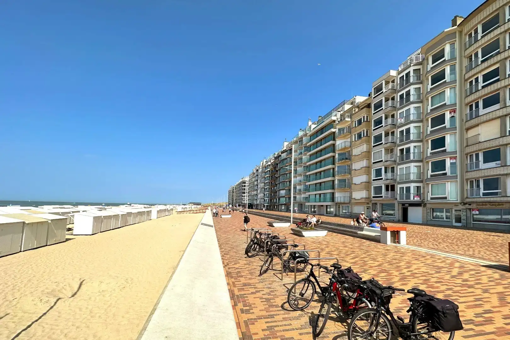 Exclusief Triplex Appartement op de Zeedijk van Wenduine – Luxe, Comfort en Zeezicht! foto 30