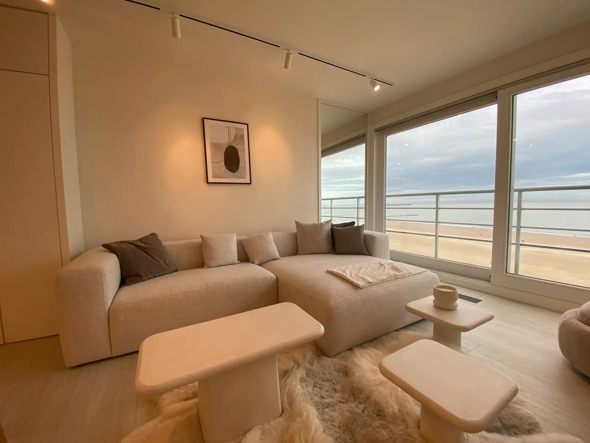 Prachtig gerenoveerd appartement met zicht op zee! foto 4