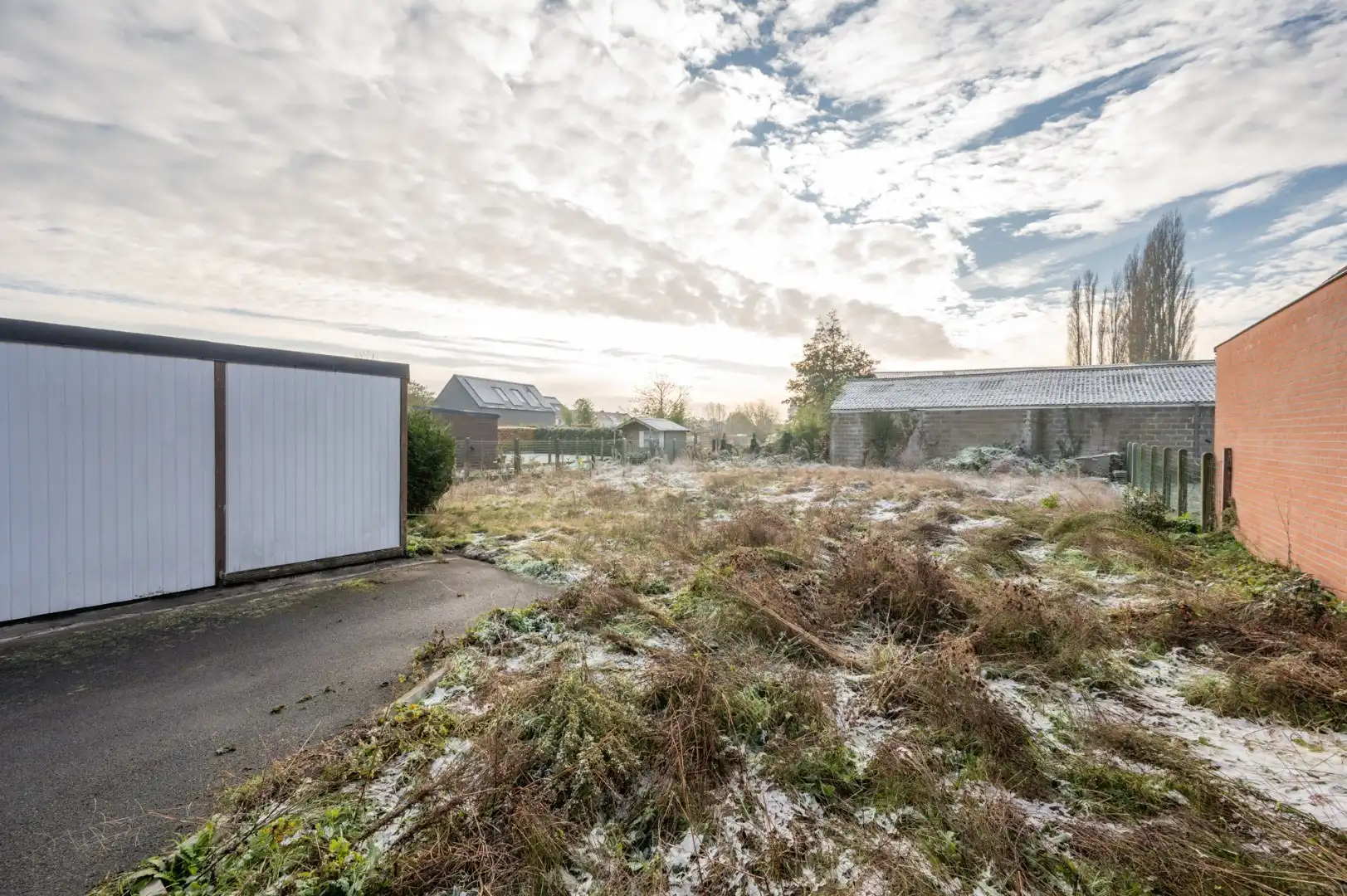 Gelijkvloerse woonst met grote tuin en garage te Sijsele. foto 14