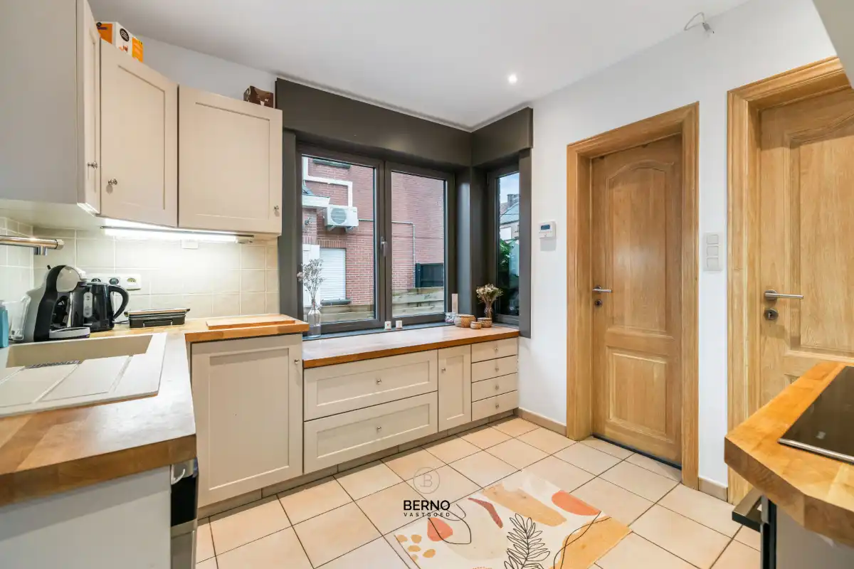 Instapklare halfopen bebouwing met ruime kelder foto 7