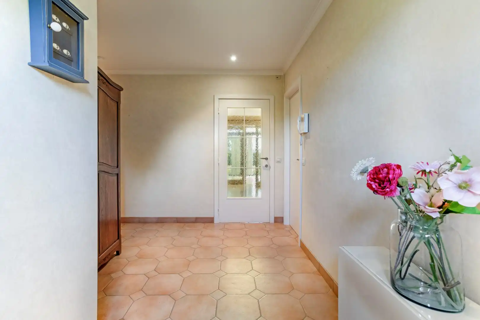 Degelijke villa in rustige buurt op 750 m²! foto 4