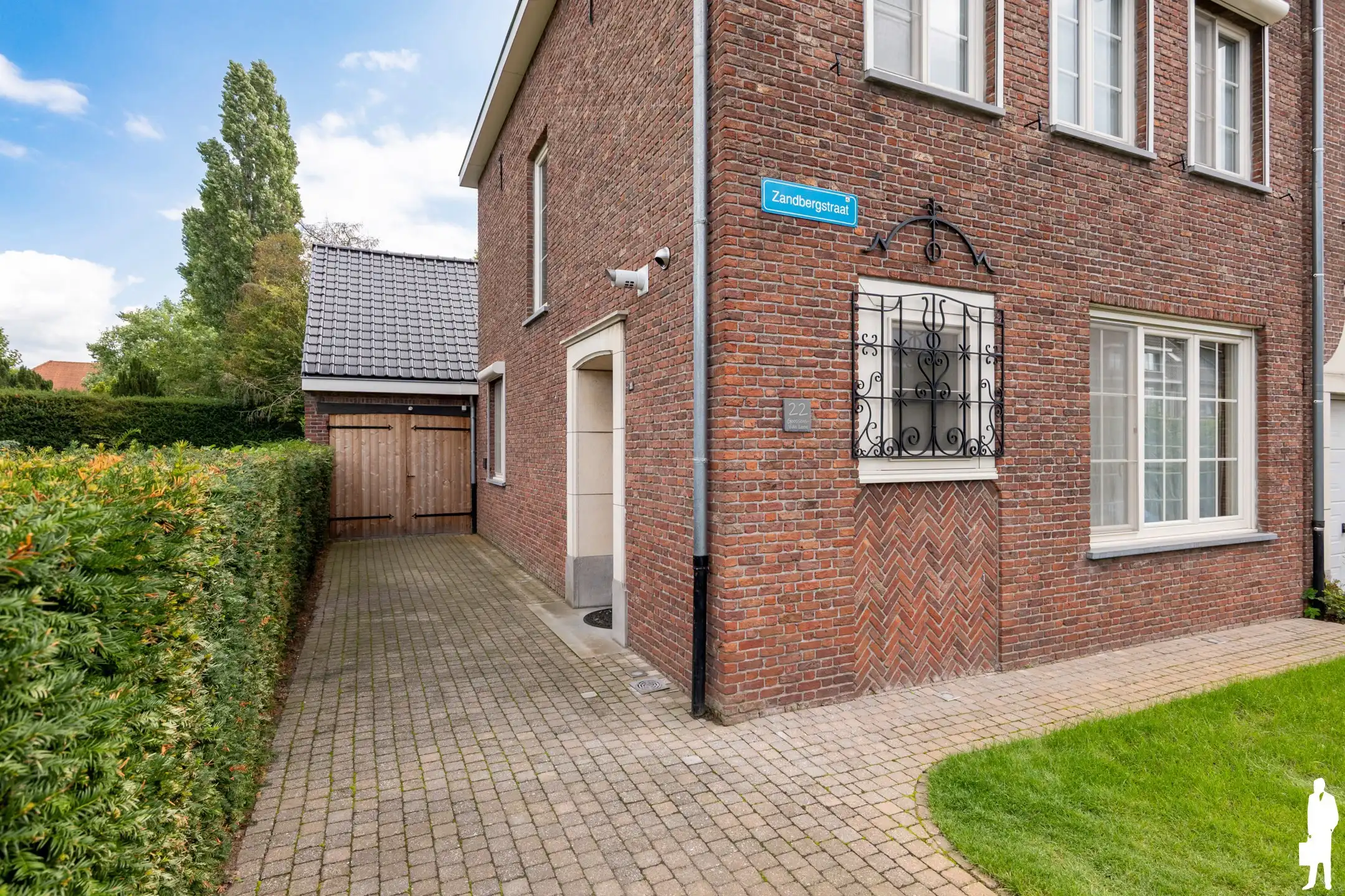 Karaktervolle gerenoveerde woning met 4 slaapkamers foto 2