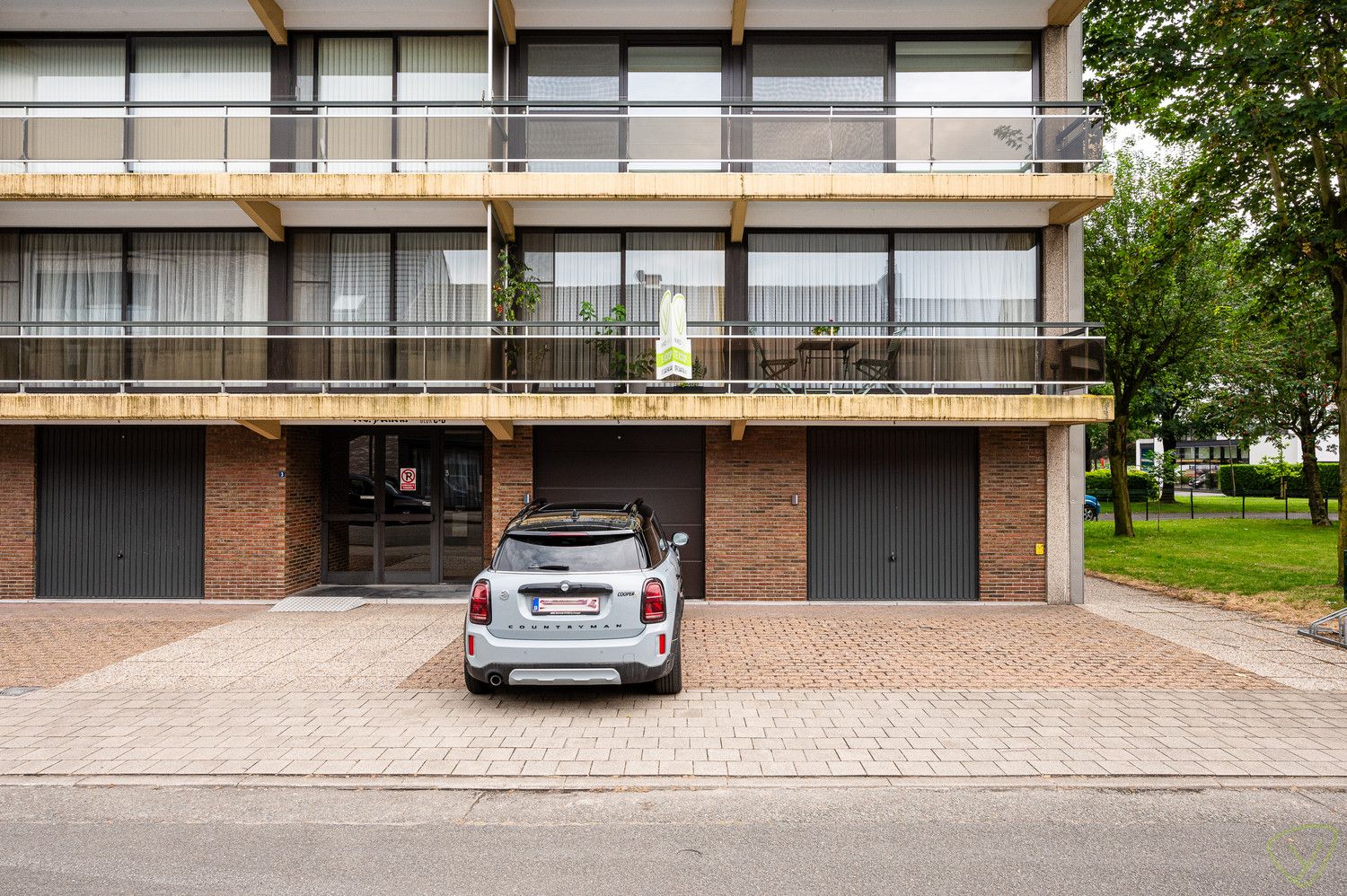 Prachtig en ruim hoekappartement in een rustige residentie nabij de Markt van Eeklo! foto 23