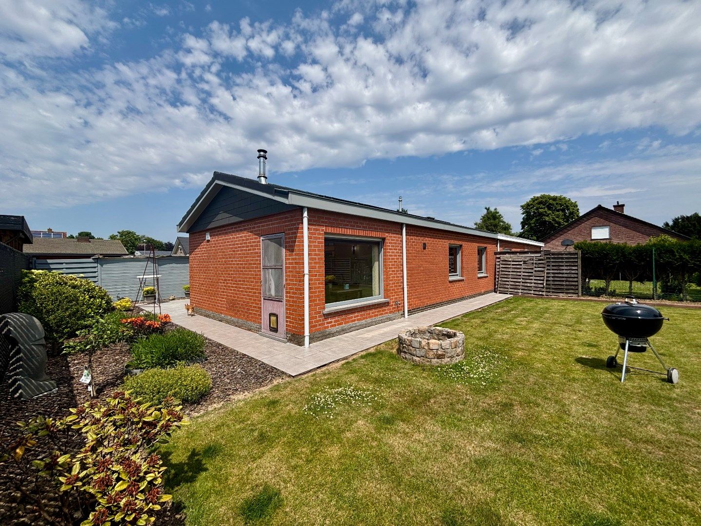 Goed onderhouden halfopen woning met zonnige tuin in centrum Ieper (494m²) foto 7