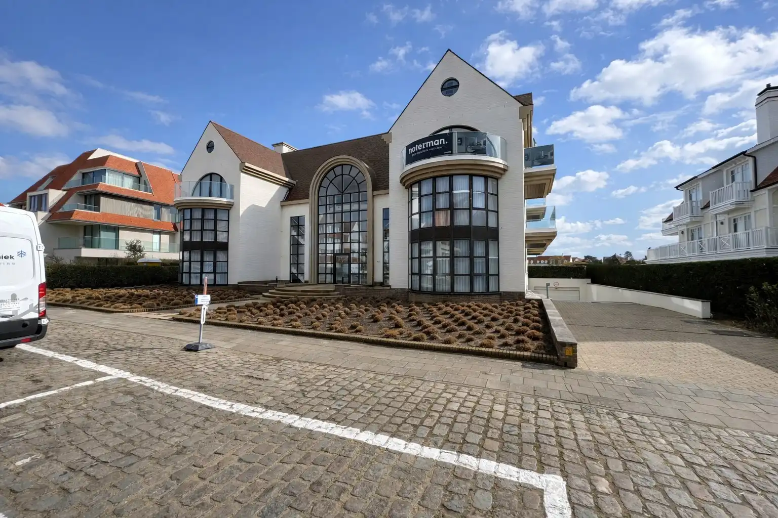 Gesloten garagebox op een toplocatie te Knokke foto 6