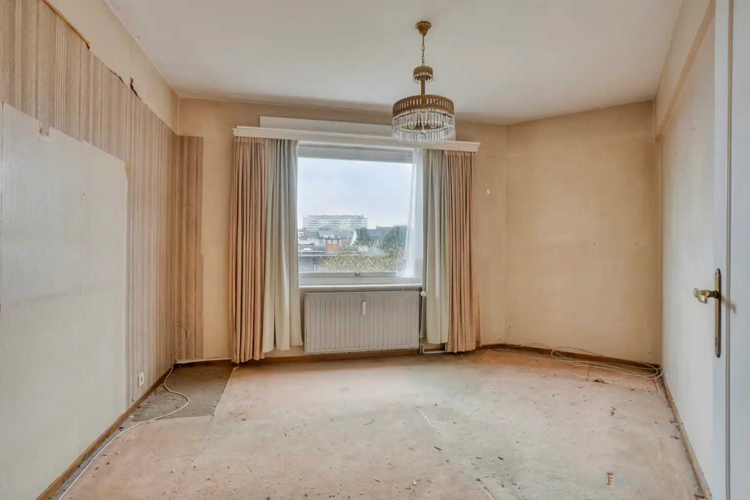 Te moderniseren hoekappartement met twee slaapkamers foto 12