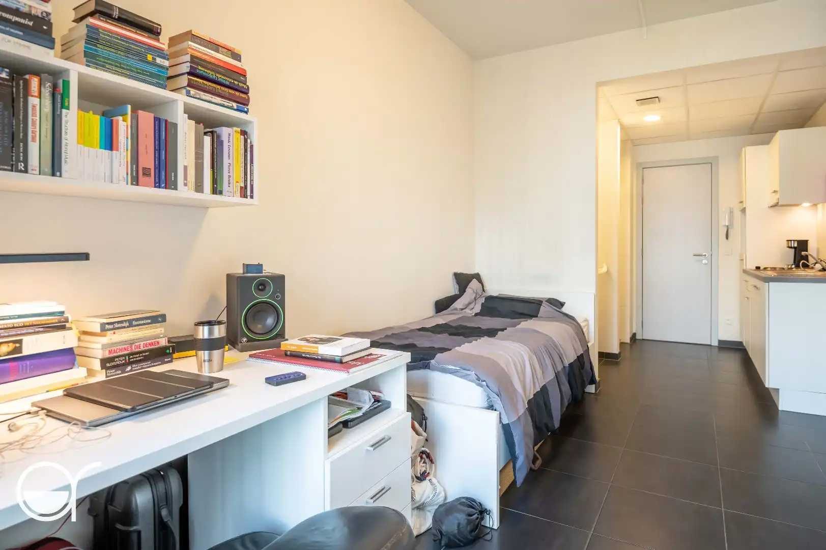Studentenkamer met eigen douche en kitchenette in "Blaisantpark" foto 7