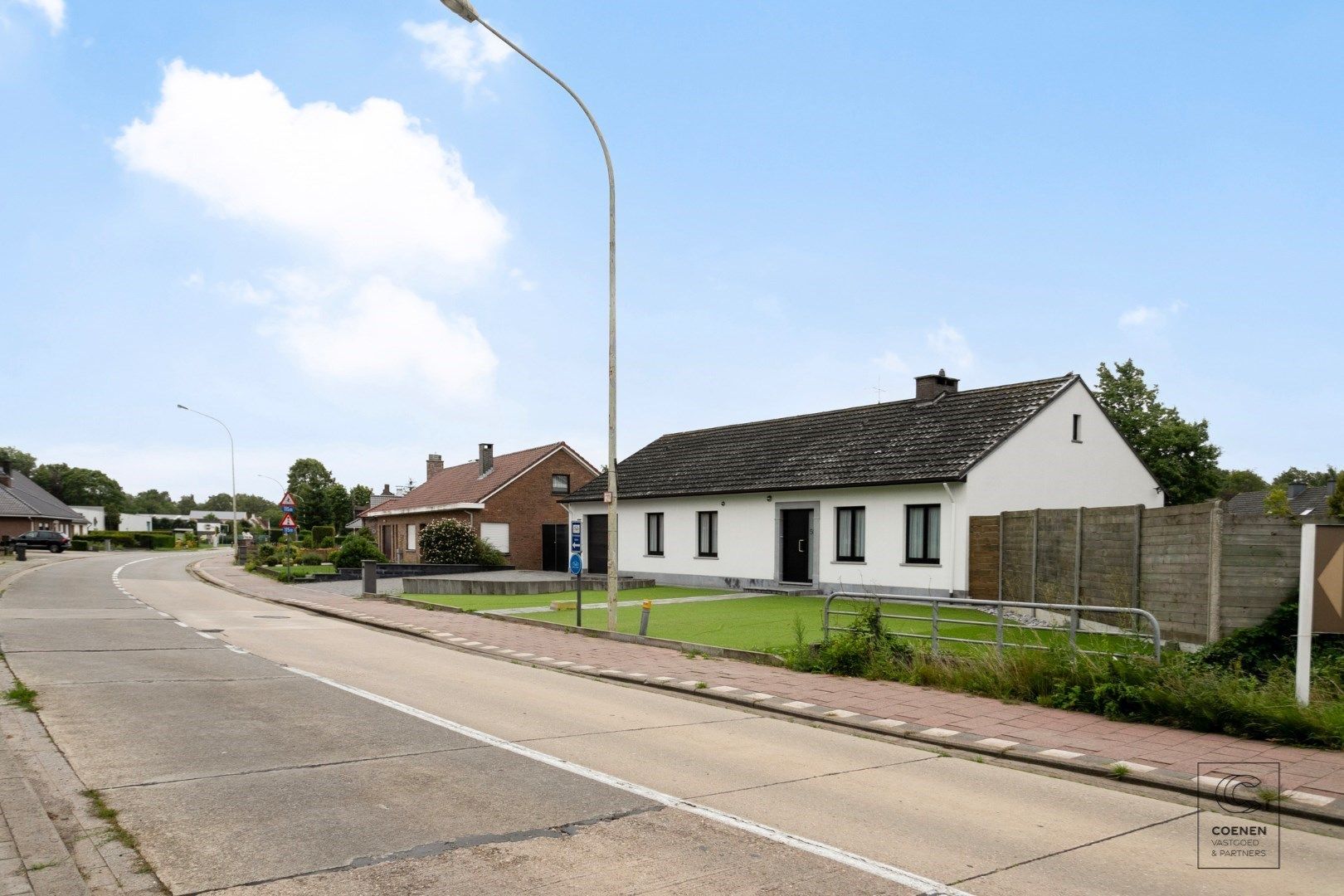 Zeer ruime woning met bew. opp van 208 m², 4 à 5 slpk's en ruime tuin met zwembad te Kessel foto 40