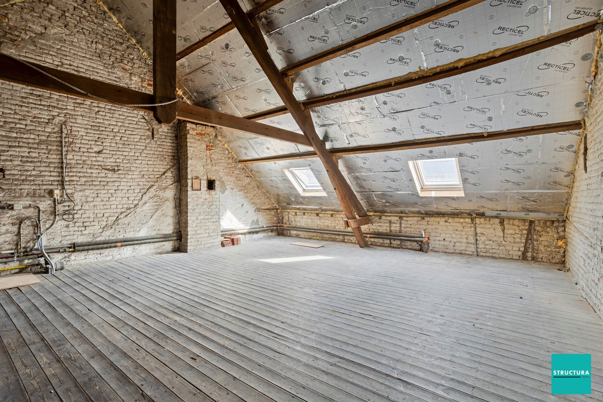 Instapklare rijwoning met stadskoer in hartje Merchtem foto 21