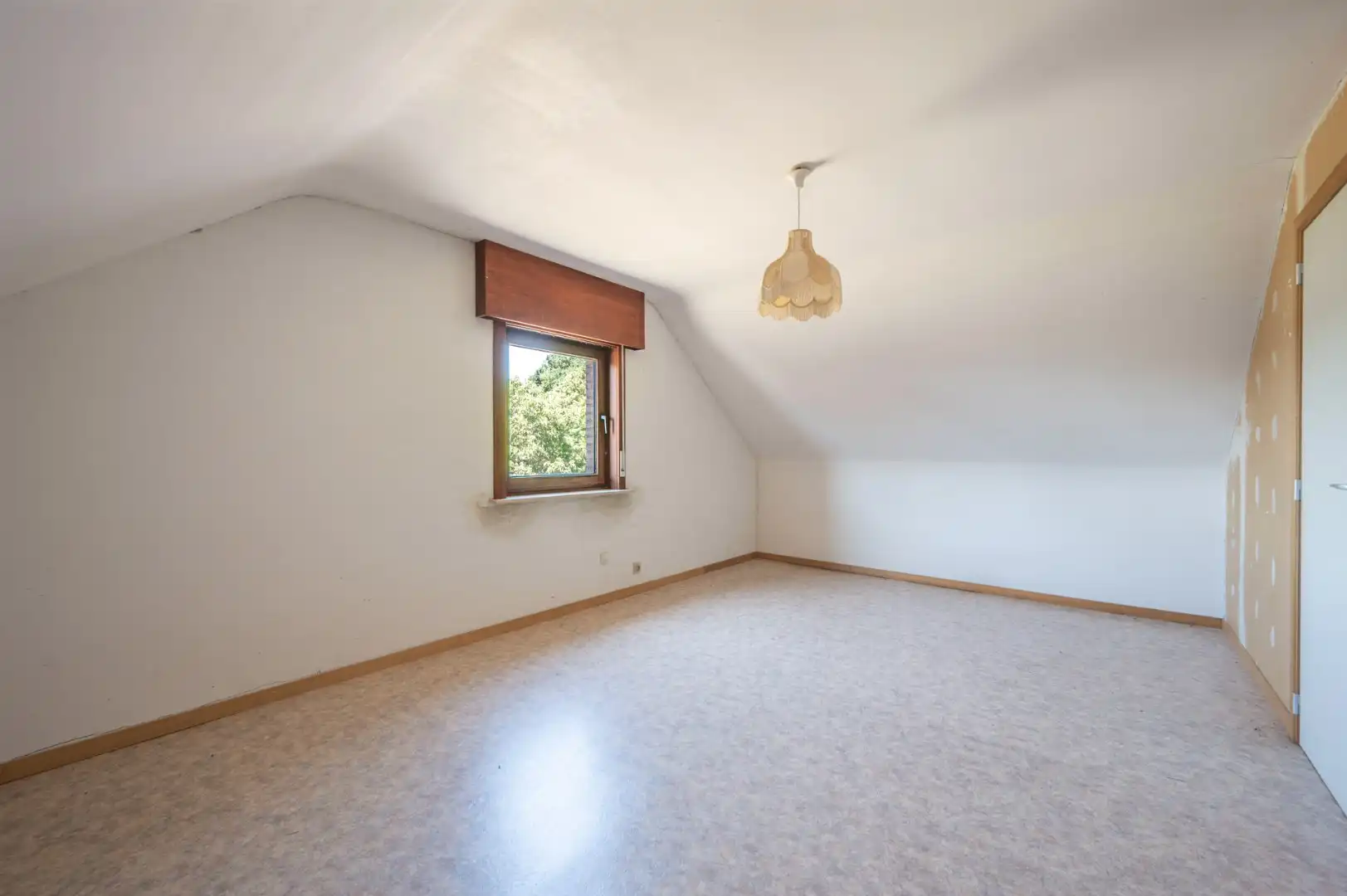 Eigendom met uitzonderlijk potentieel op een perceel van 824 m² in Varsenare.  foto 8