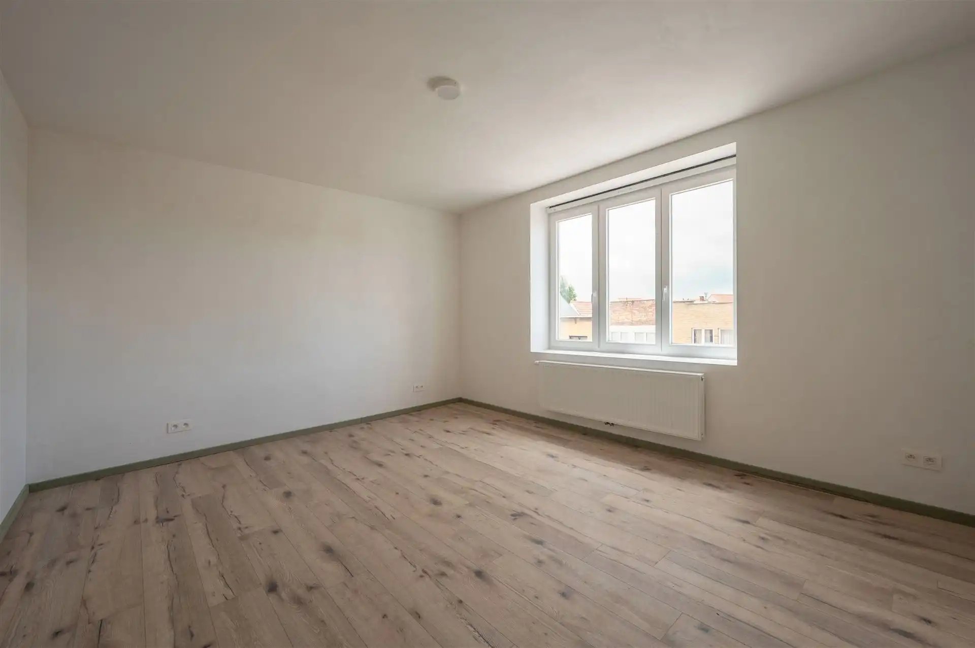 Gerenoveerd appartement met 3 slaapkamers foto 11