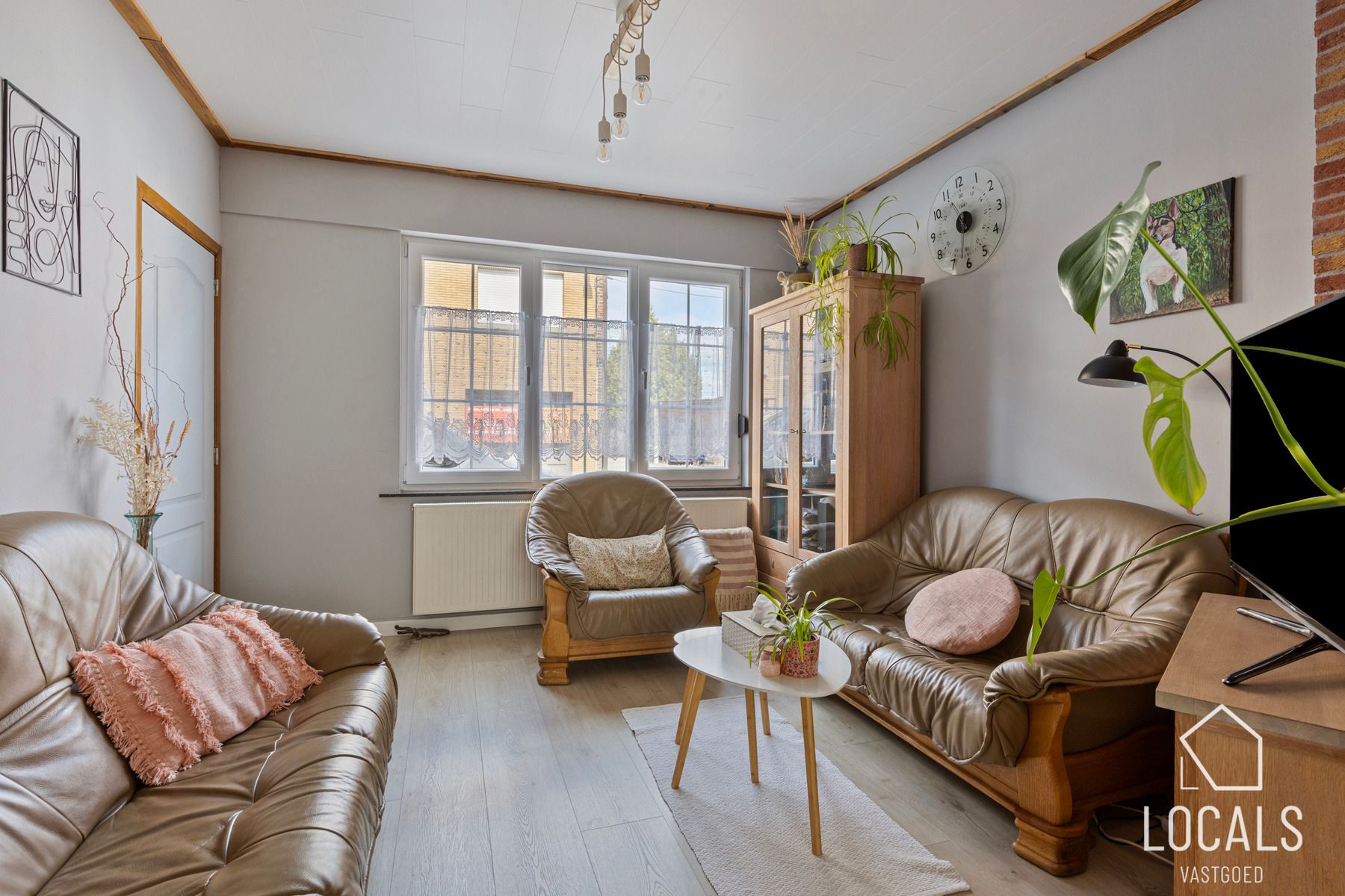 Instapklare woning met 5 slaapkamers en gezellig terras foto 3