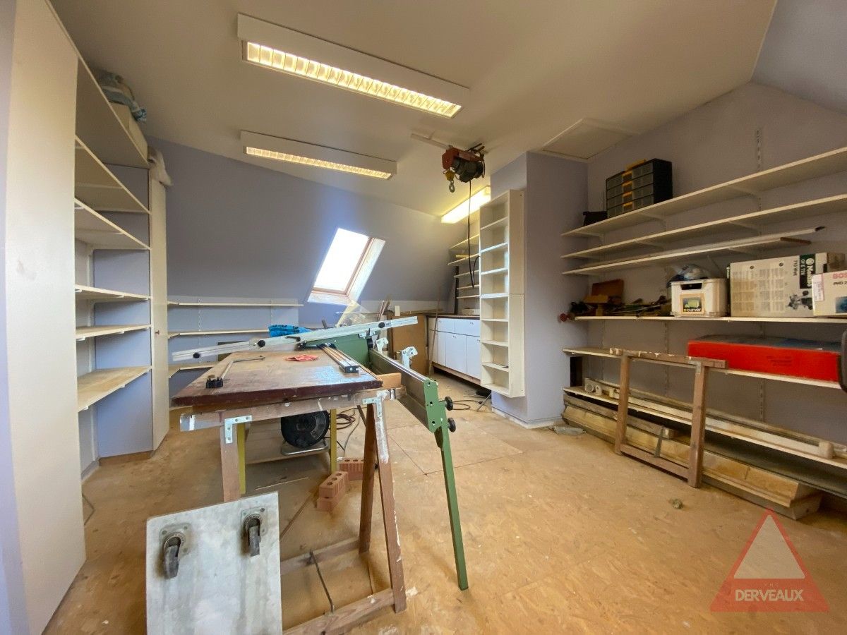 Roeselare - Ruime woning met handelsruimte, garage en 5 slaapkamers foto 17