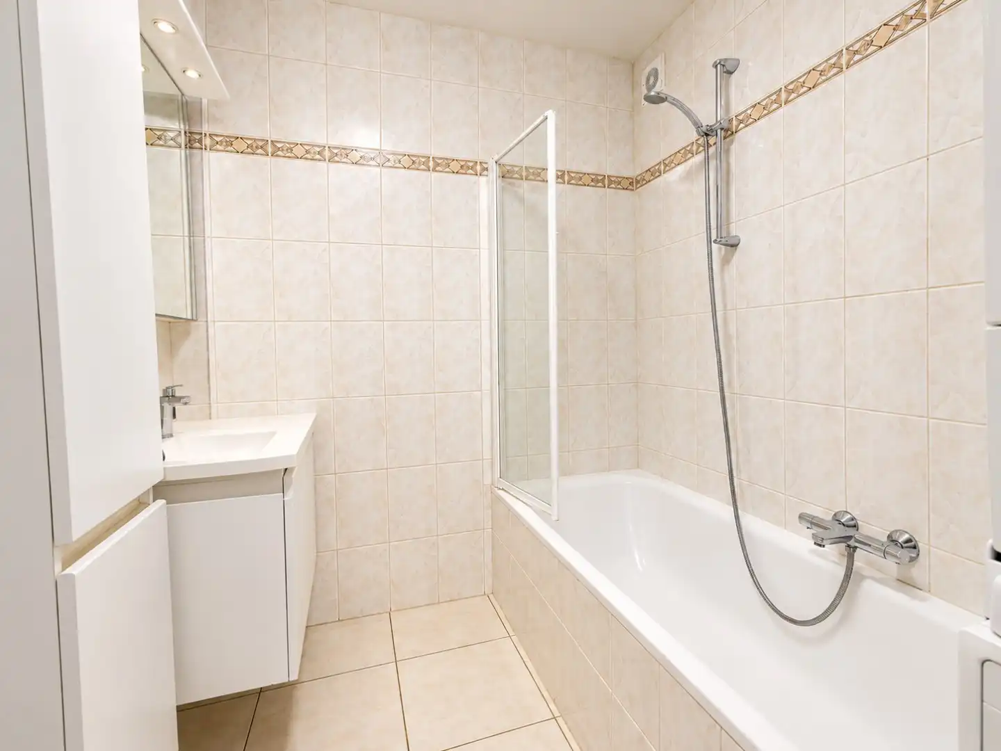 Gezellig gelijkvloers appartement te Schellebelle foto 4