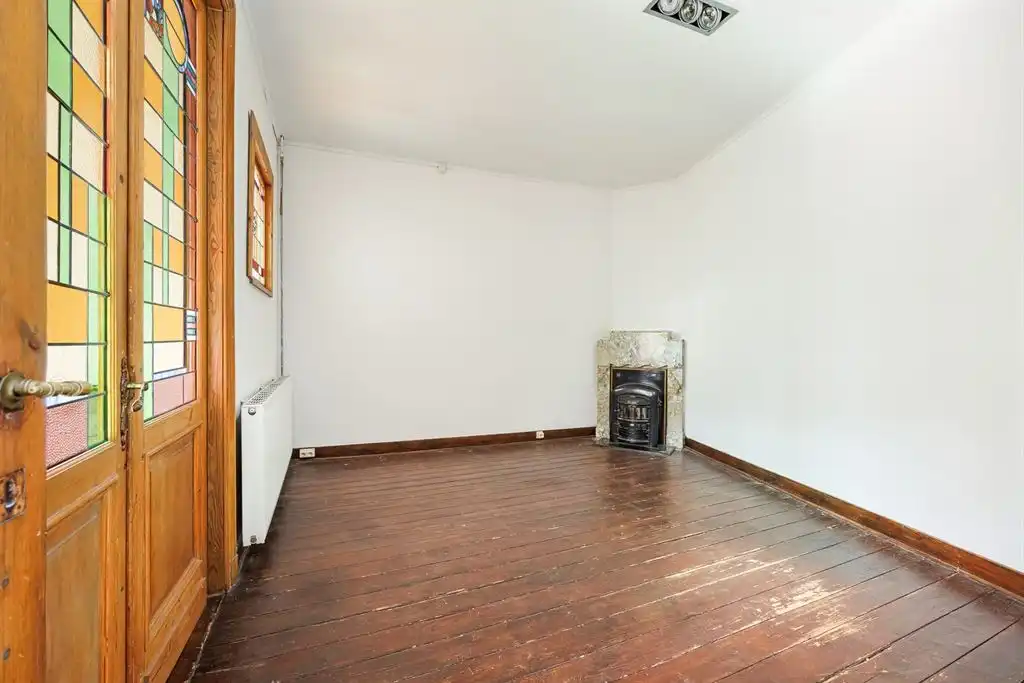 Uitzonderlijke woning met bijzonder magazijn foto 12