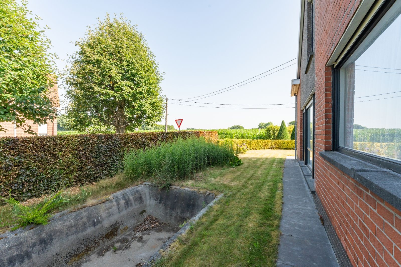 Ruime gezinswoning op 737 m² met 6 slaapkamers! foto 24