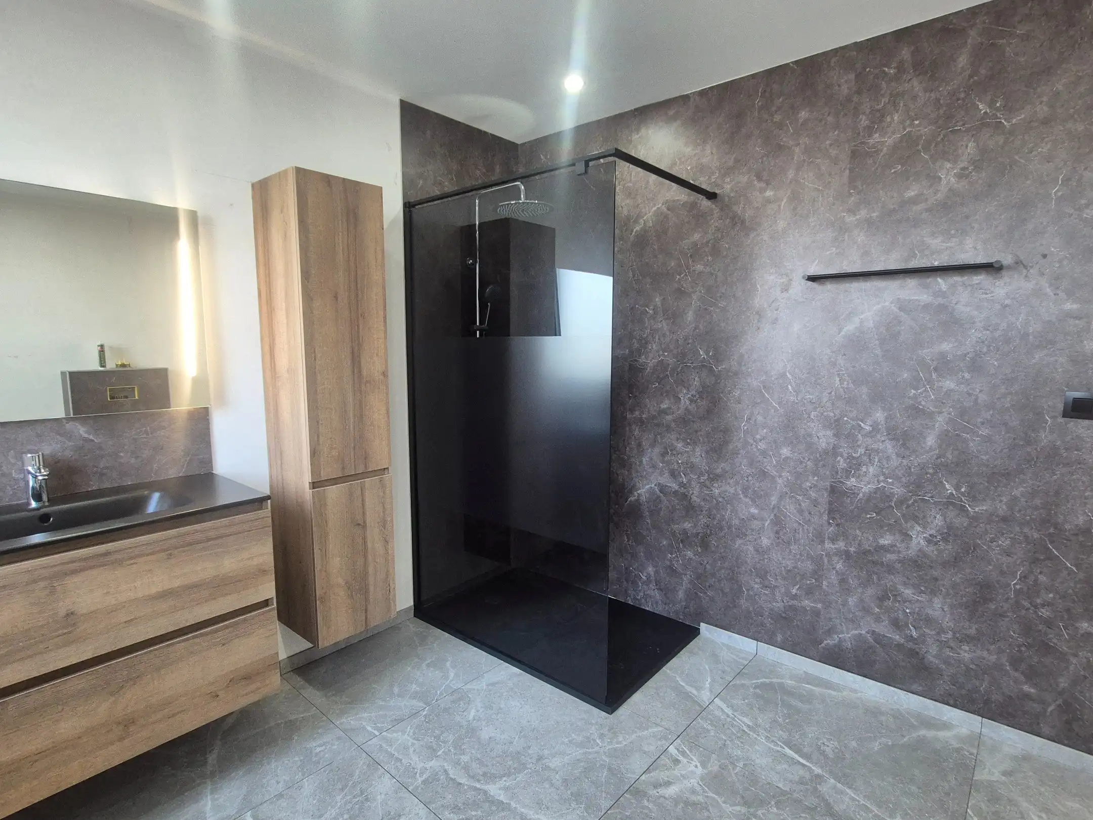 RUIME, VOLLEDIG GERENOVEERDE WONING – 5 SLAAPKAMERS – ENERGIELABEL B foto 19