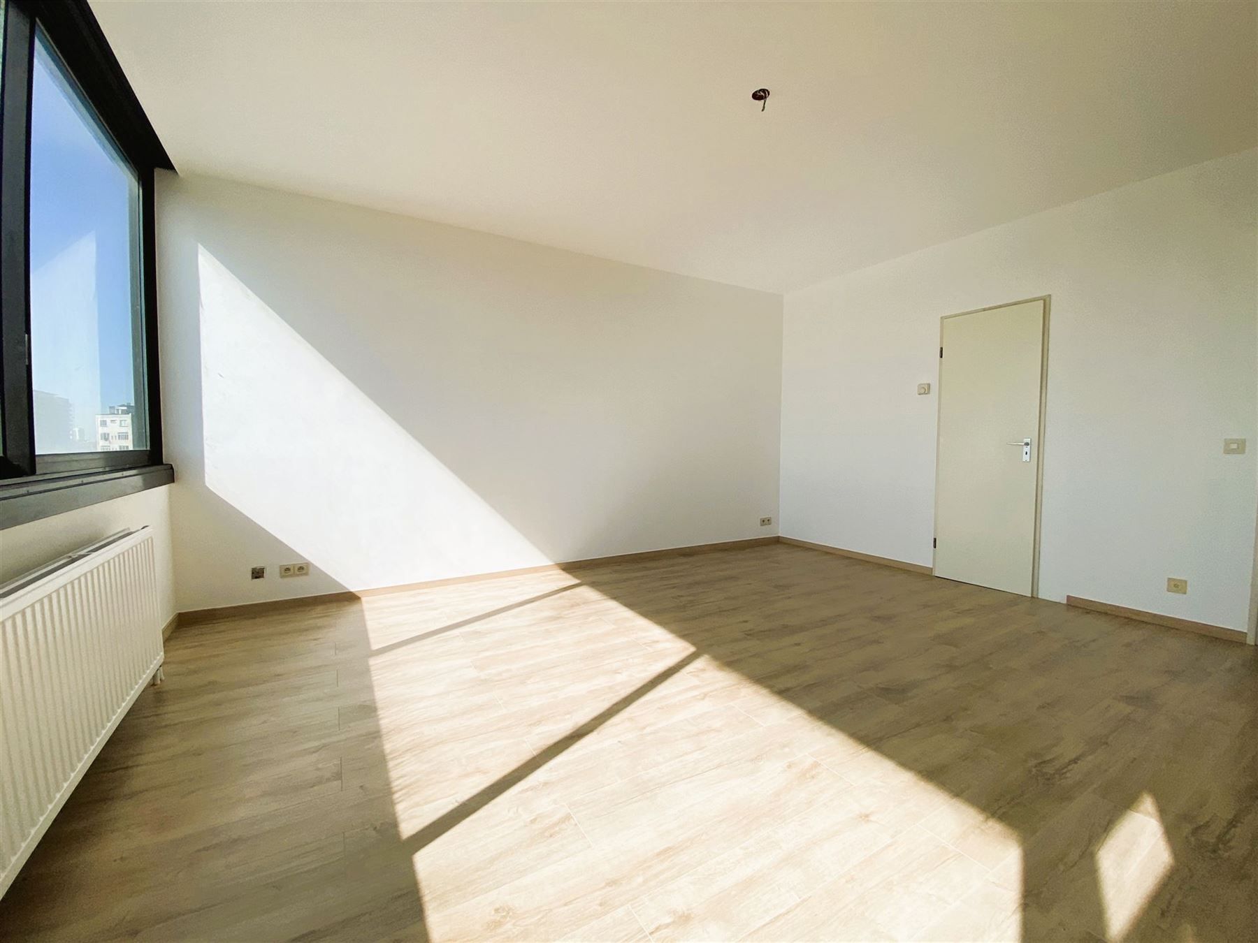 appartement foto {{pictureIndex}}