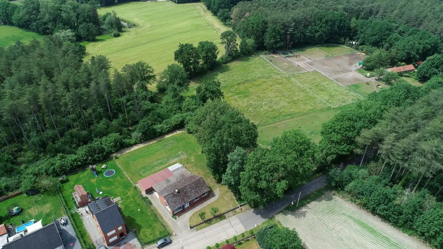 Volledig gelijkvloerse alleenstaande woning op een ruim perceel van 16a 83ca foto 26