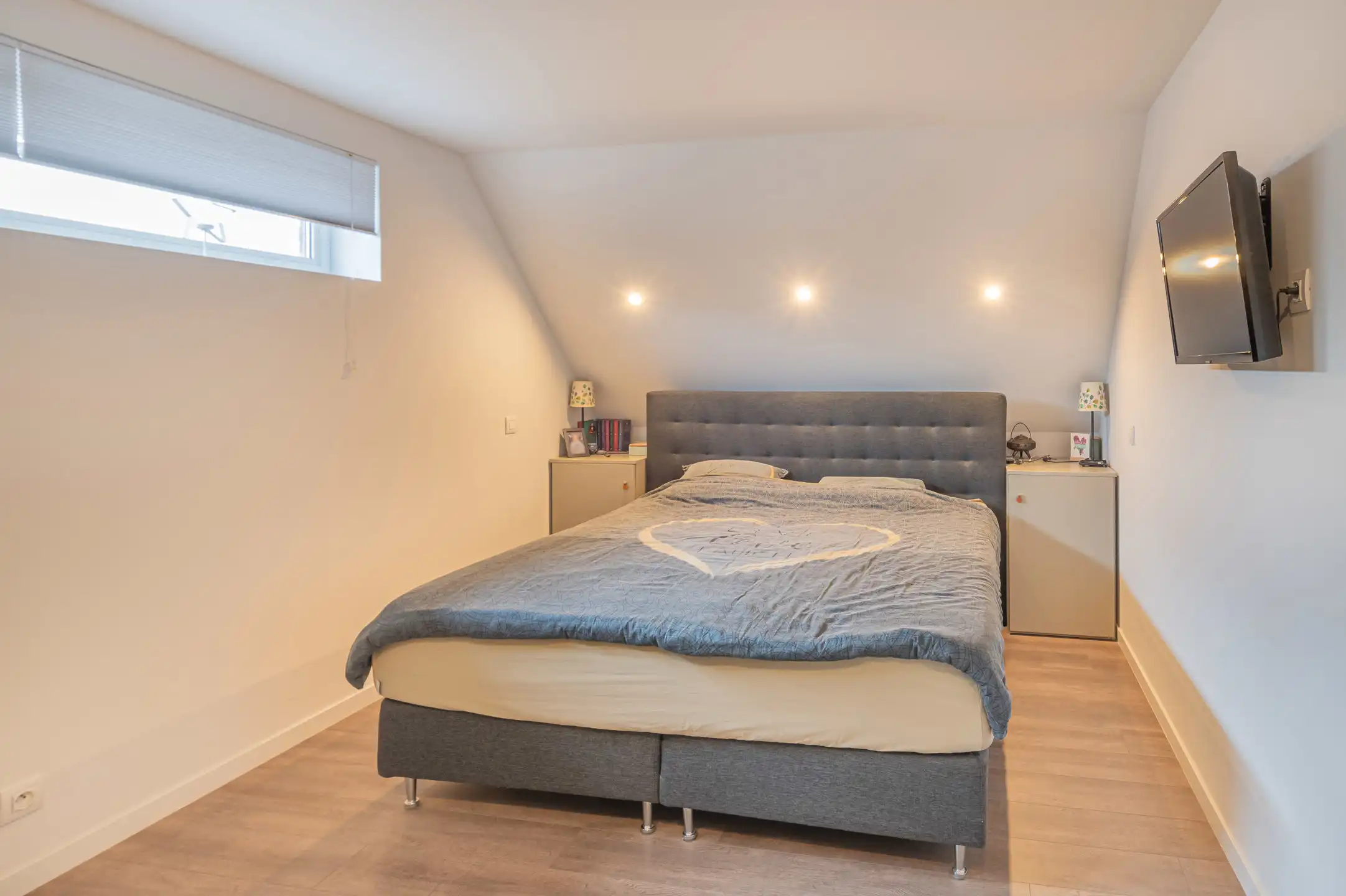 Ruime gezinswoning met tuin op rustige ligging foto 17