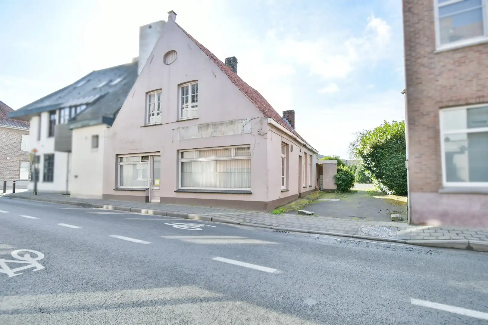 Projectgrond in het centrum van Ruddervoorde! foto {{pictureIndex}}