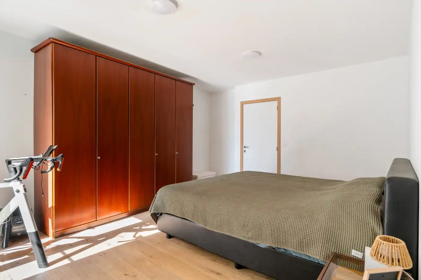 Ruime, instapklare woning met 3 à 4 slpk., garage en tuin - momenteel ingericht als 2 aparte woonunits foto 9