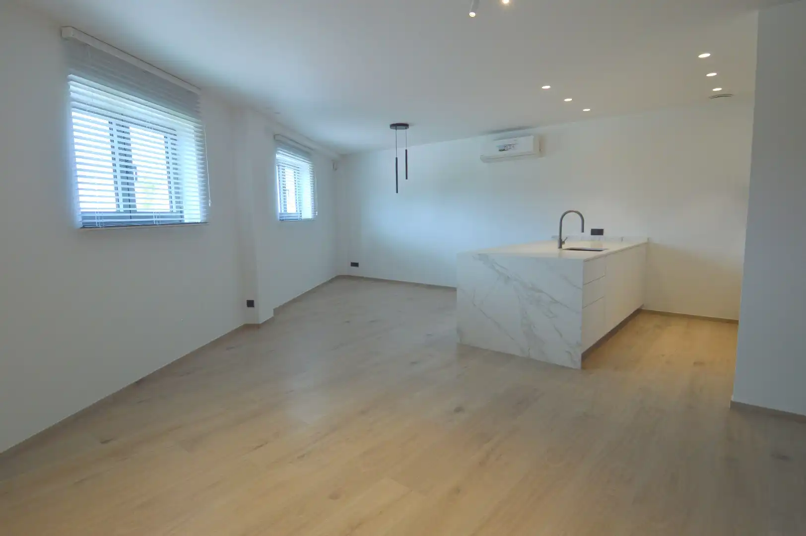 Nieuwbouw appartement met tuin en oprit in Harelbeke foto 7
