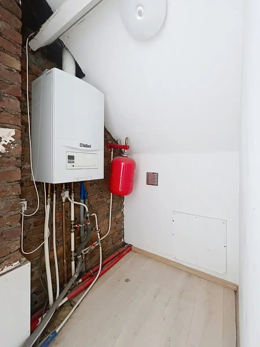 Rijwoning op een goede locatie met 3 slpks  foto 19