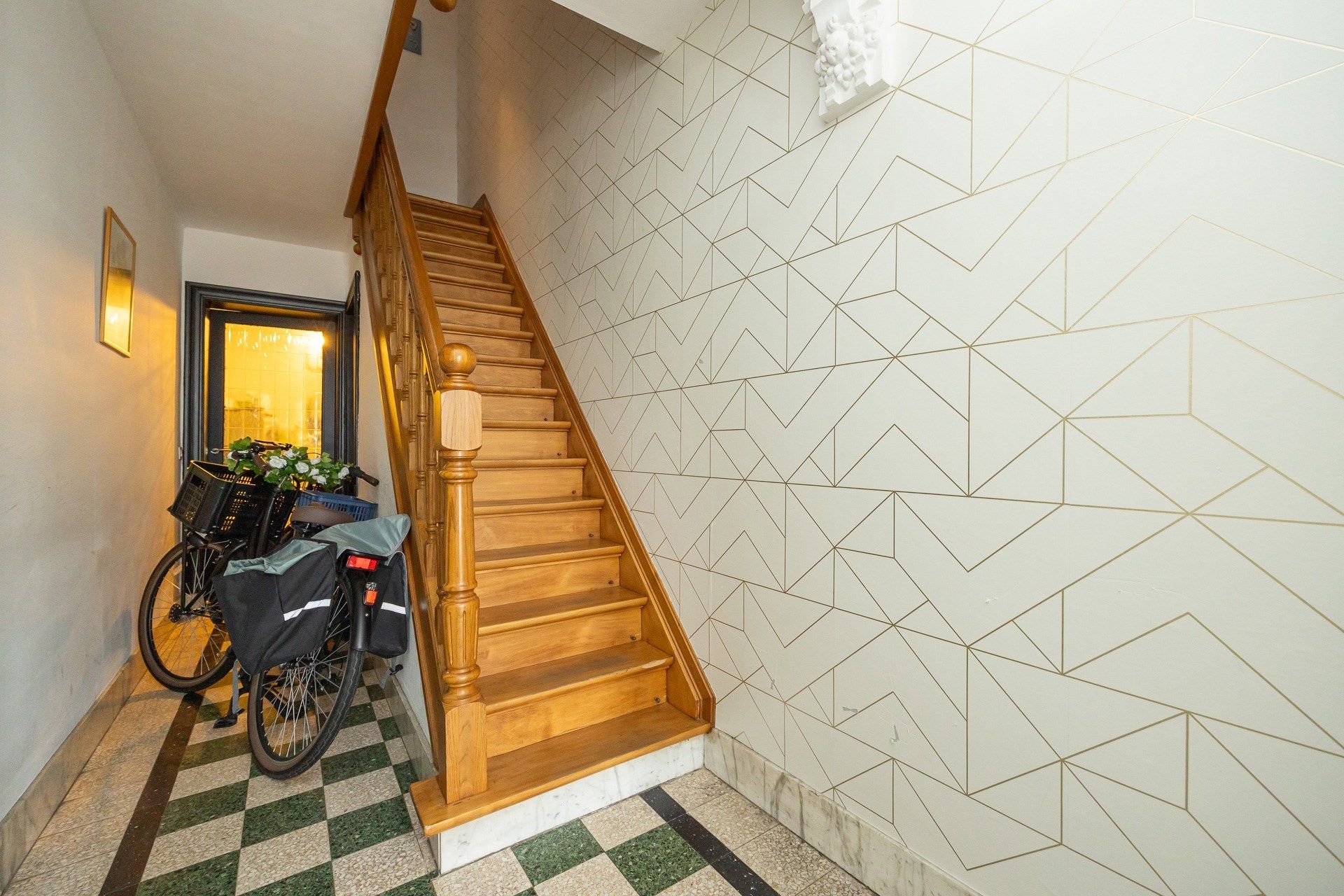 Ruime, instapklare gezinswoning met authentieke elementen in Berchem foto 35