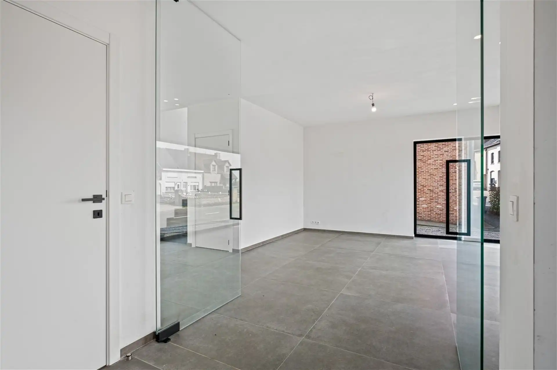 Zeer ruime woning met 4 slpks en tuin foto 4