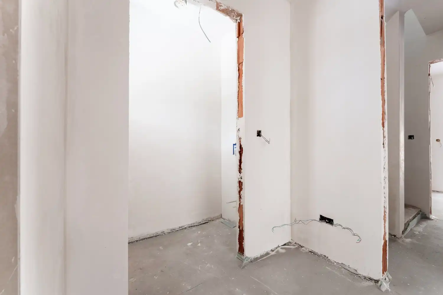 Charmante gerenoveerde CASCO + woning te koop in Leopoldsburg - 4 slaapkamers, 1 badkamer, ruime keuken en 2 toiletten op 237 m², volledig gerenoveerd in 2026! foto 4