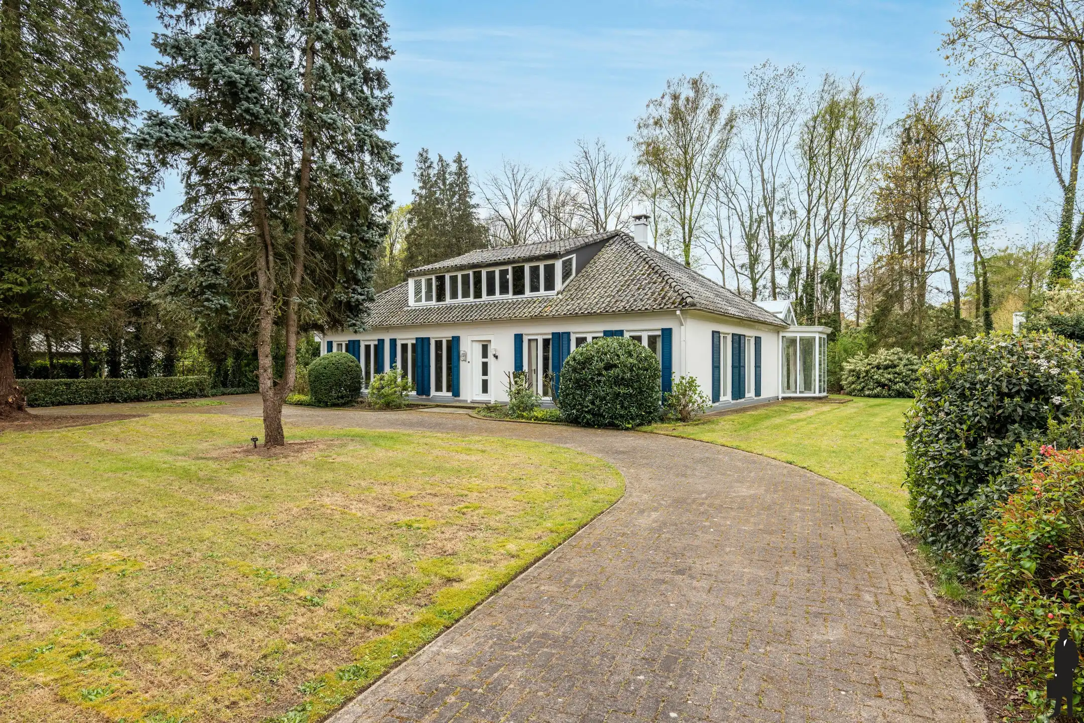 Laagbouwvilla in bosrijke en residentiële buurt op 2.216 m²  foto 2