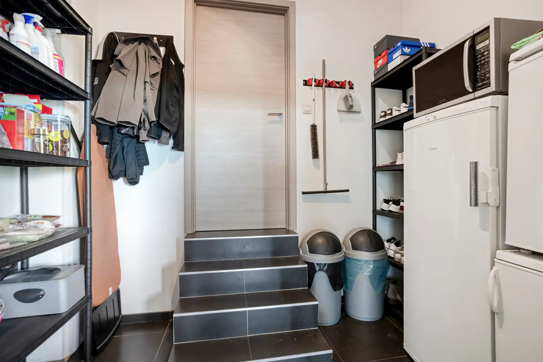 Recente 3-gevelwoning op topligging foto 12