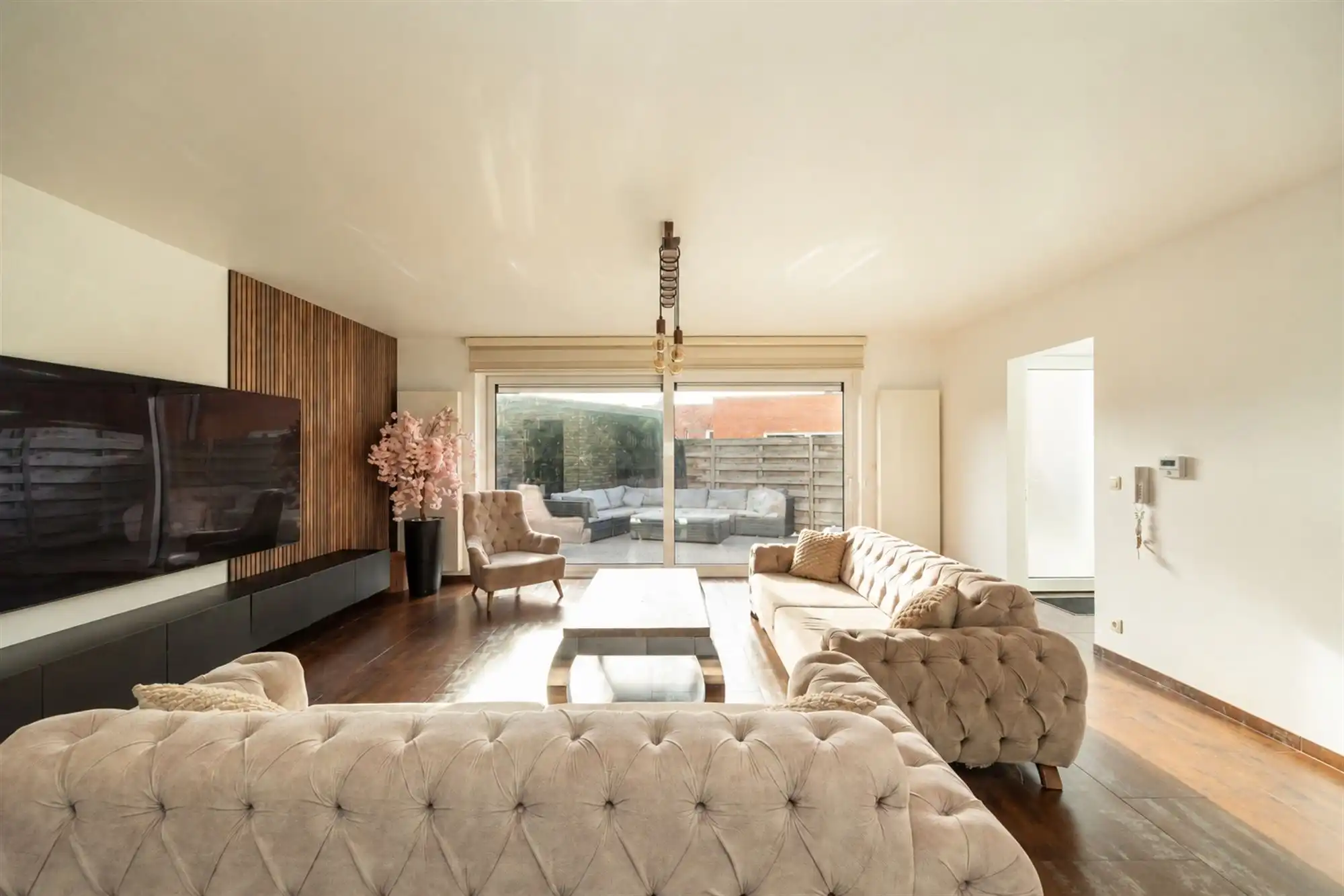 Moderne duplex met twee slaapkamers en parking foto 4