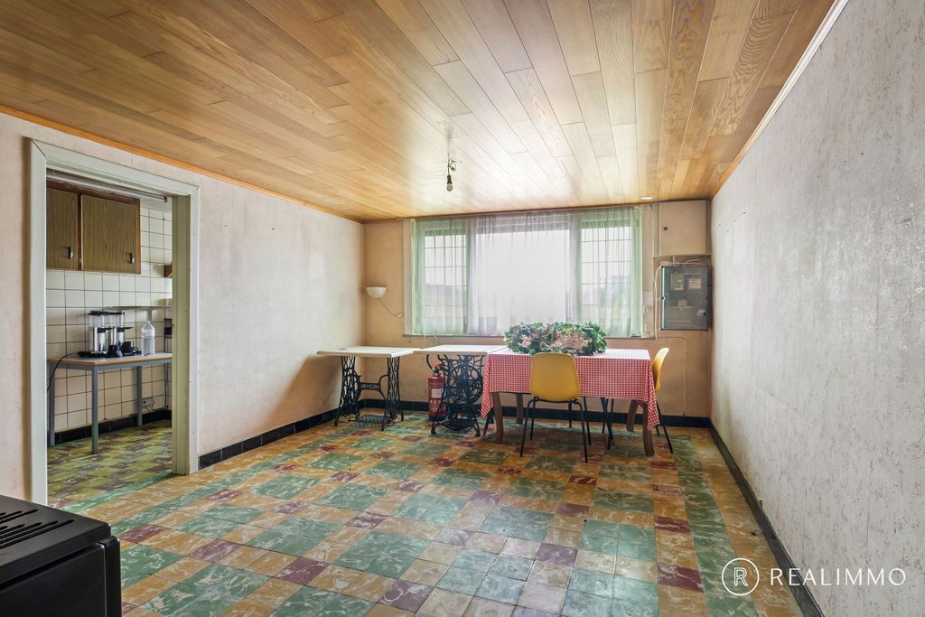 Landelijk gelegen renovatieproject te St-Denijs foto 4