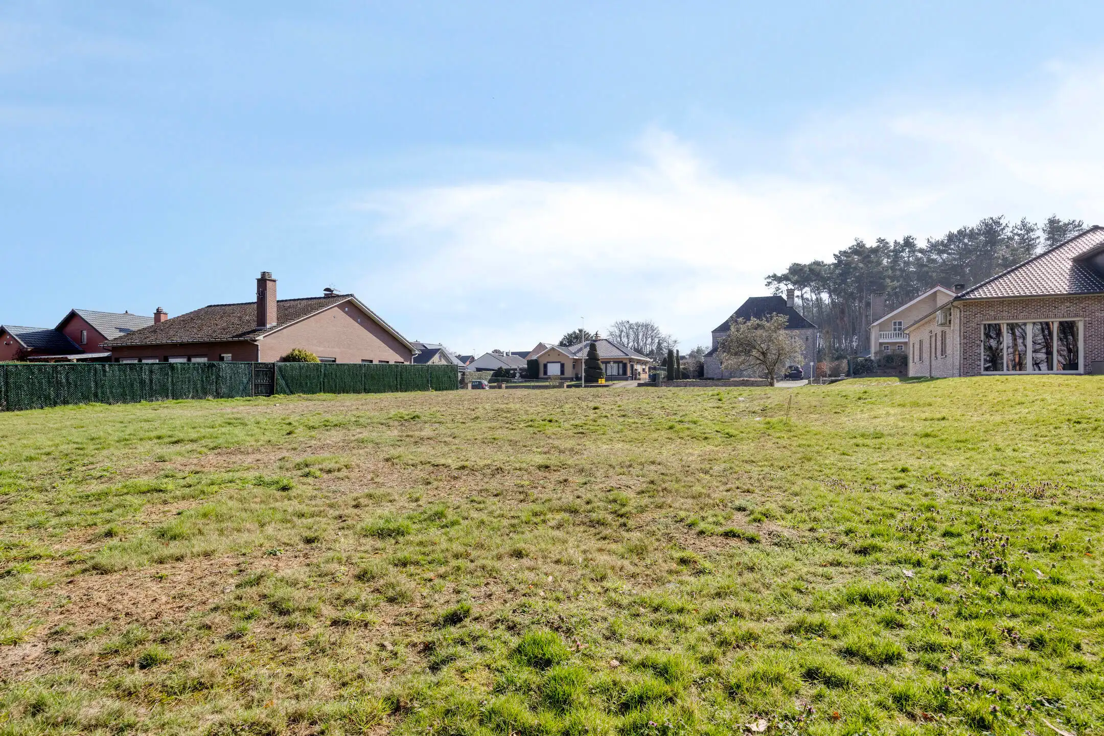 Bouwgrond voor open bebouwing op een ruim perceel van 30 are foto 3