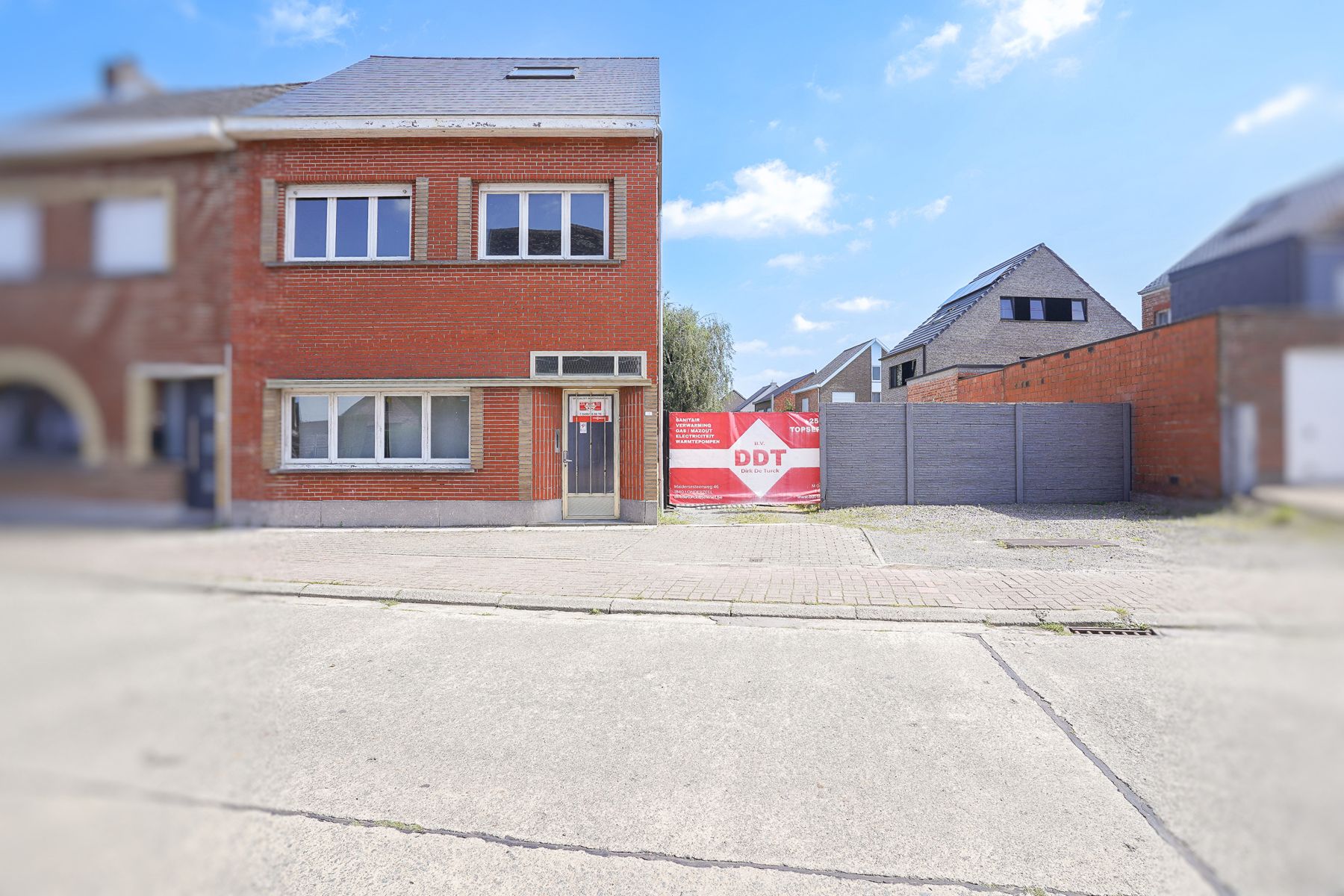 Ruime, verder te renoveren woning in Londerzeel St Jozef foto 1