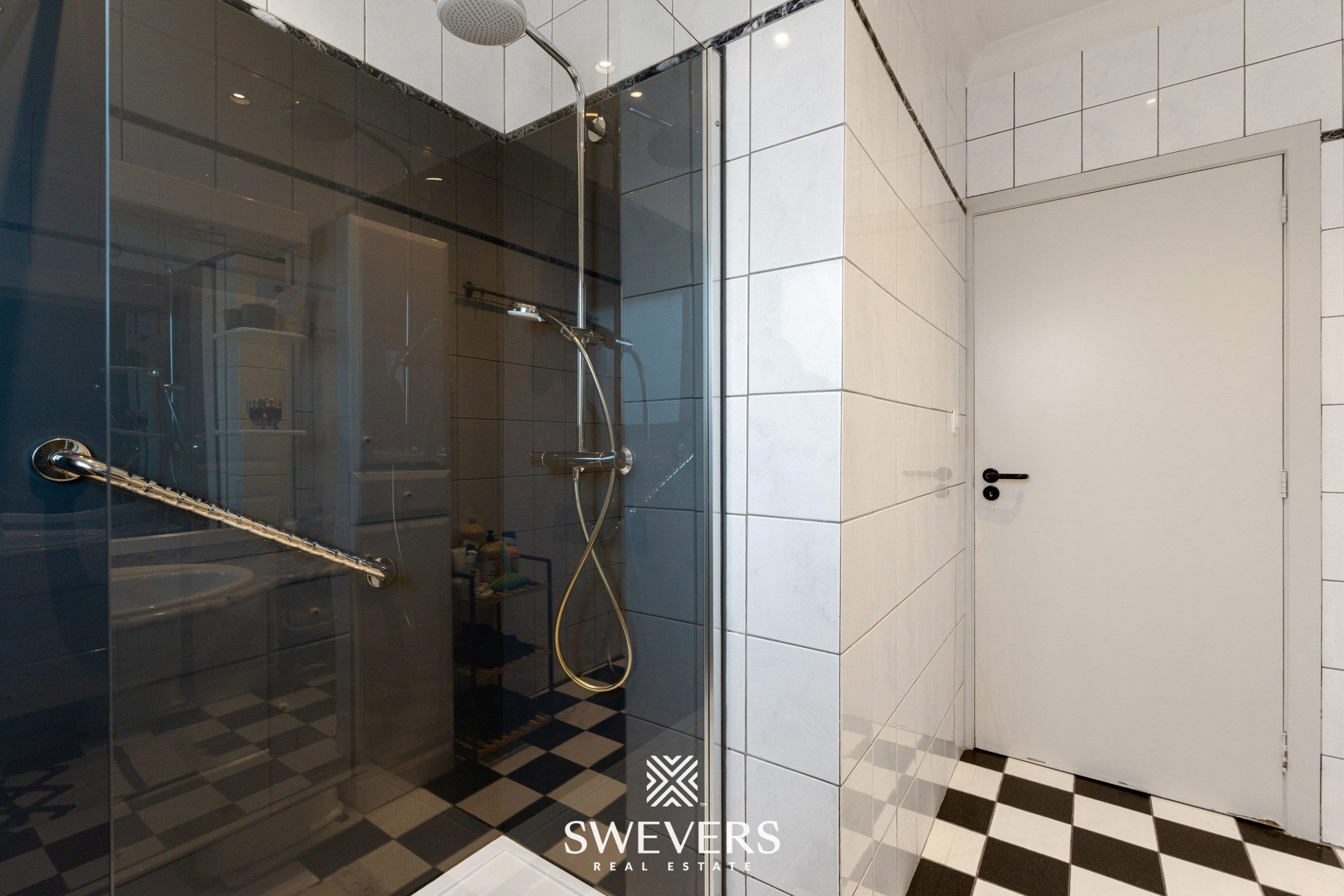 Instapklare, gelijkvloerse woning op uitstekende locatie in Zolder foto 14