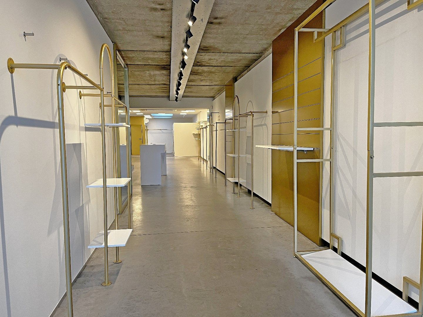Mezzanine winkel Lippenslaan 247 Knokke te koop foto 5