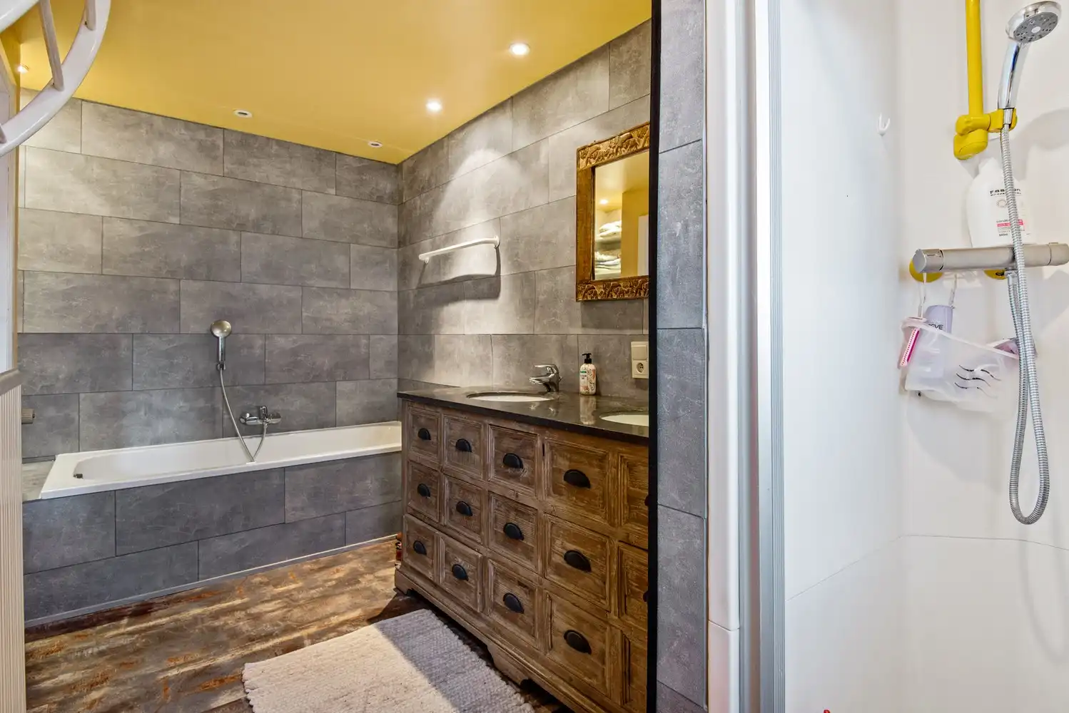 Handelshuis met ruime woning en zwembad te Koningshooikt foto 14