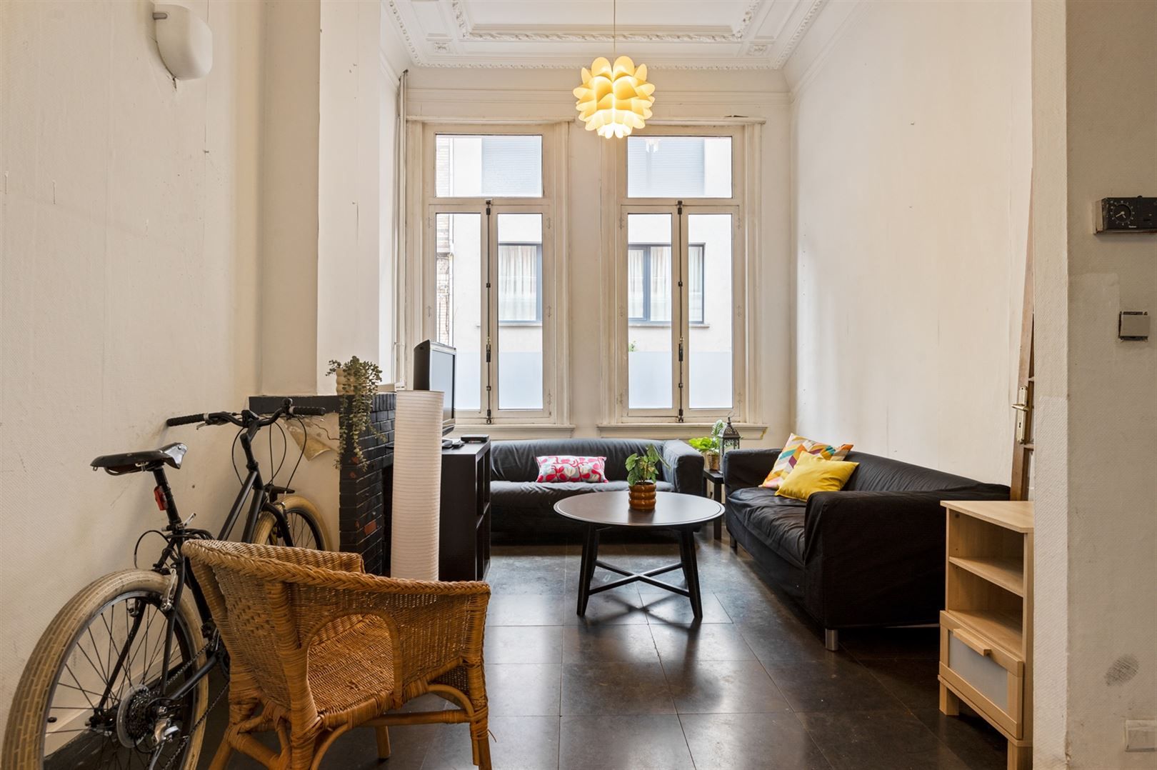Ruime herenwoning (6 slaapkamers) aan het hippe Borgerhout  foto 3