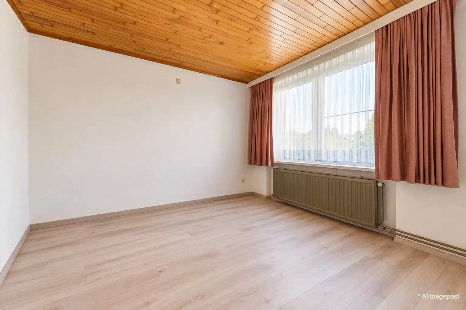 Op te frissen rijwoning op toplocatie foto 18